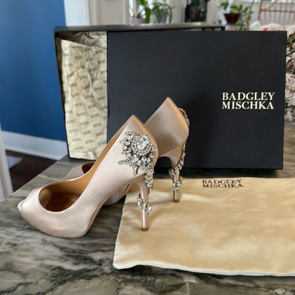 Badgley Mischka Kiara Cream Heels Elegant Design